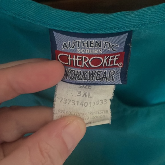 3XL scrub top - Picture 2 of 3